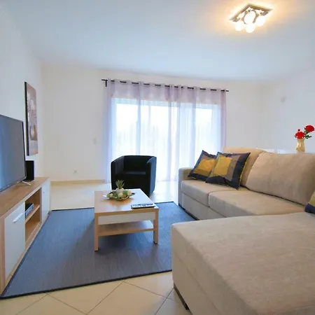 Super New With 3 Bedroom Free Wi-fi Villa