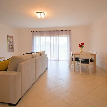 Super New With 3 Bedroom Free Wi-fi Villa Albufeira