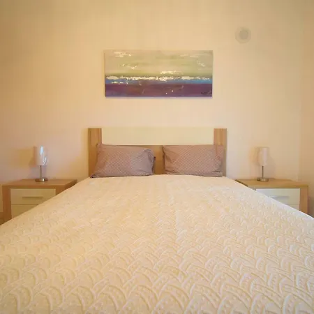 Super New With 3 Bedroom Free Wi-fi Villa Albufeira
