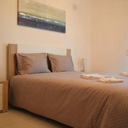 Super New With 3 Bedroom Free Wi-fi Villa Albufeira