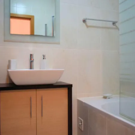 Super New With 3 Bedroom Free Wi-fi