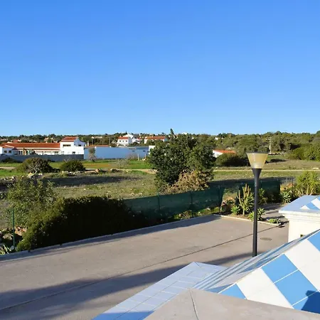 Super New With 3 Bedroom Free Wi-fi Villa
