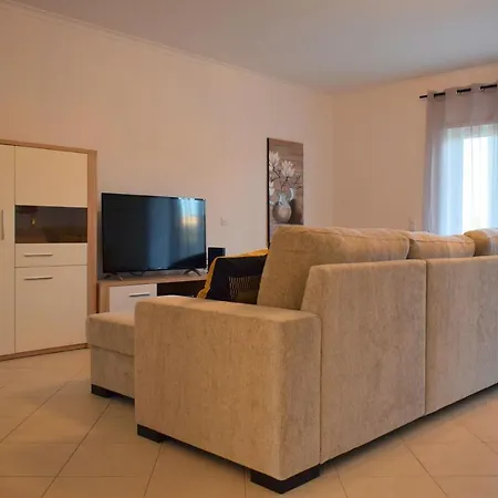 Super New With 3 Bedroom Free Wi-fi Albufeira