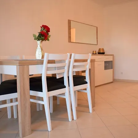 Villa Super New With 3 Bedroom Free Wi-fi *